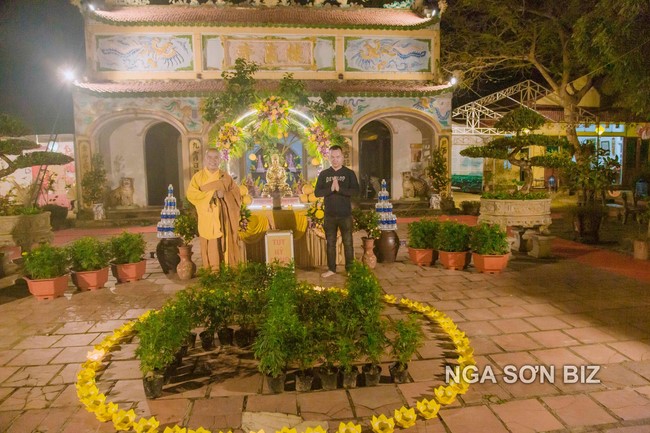 Commemorating enlightened achievement of Bodhisattva Siddhartha at Dong Cao pagoda