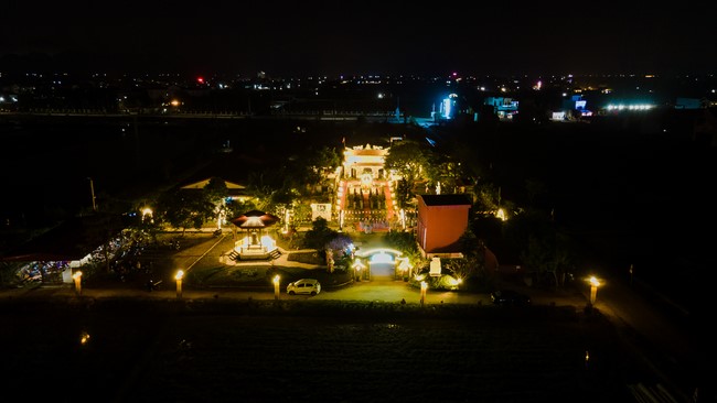 Commemorating enlightened achievement of Bodhisattva Siddhartha at Dong Cao pagoda