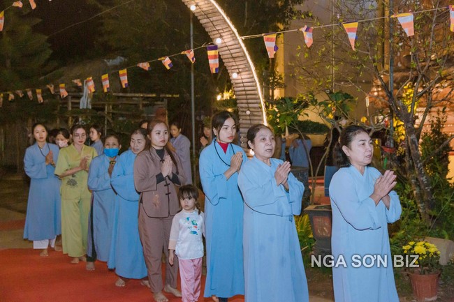 Commemorating enlightened achievement of Bodhisattva Siddhartha at Dong Cao pagoda