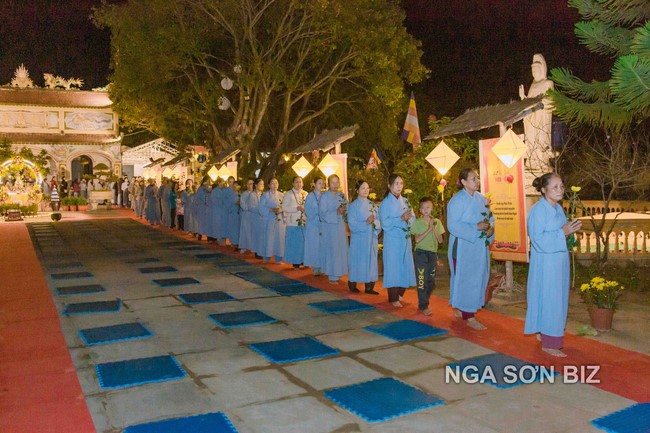 Commemorating enlightened achievement of Bodhisattva Siddhartha at Dong Cao pagoda