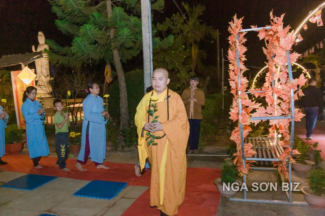 Commemorating enlightened achievement of Bodhisattva Siddhartha at Dong Cao pagoda