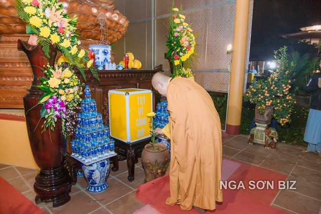 Commemorating enlightened achievement of Bodhisattva Siddhartha at Dong Cao pagoda