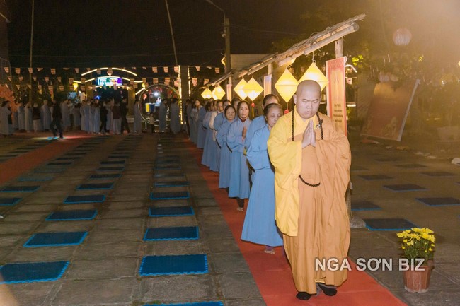 Commemorating enlightened achievement of Bodhisattva Siddhartha at Dong Cao pagoda