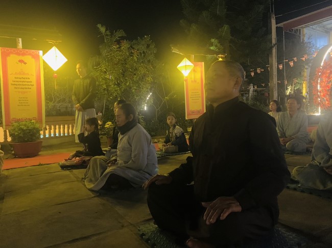 Commemorating enlightened achievement of Bodhisattva Siddhartha at Dong Cao pagoda
