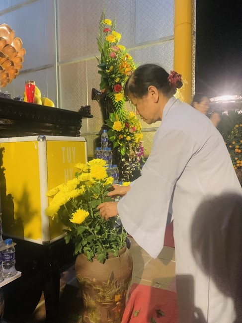 Commemorating enlightened achievement of Bodhisattva Siddhartha at Dong Cao pagoda