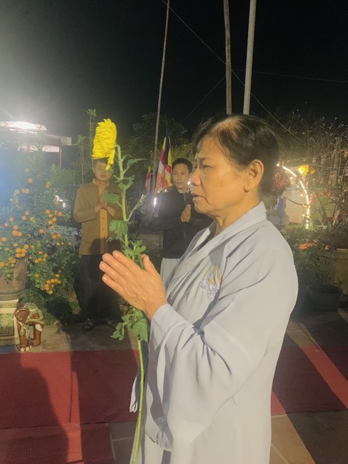 Commemorating enlightened achievement of Bodhisattva Siddhartha at Dong Cao pagoda