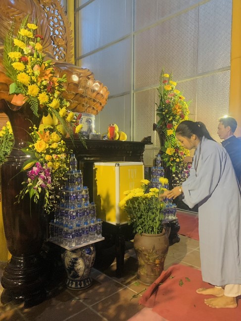 Commemorating enlightened achievement of Bodhisattva Siddhartha at Dong Cao pagoda