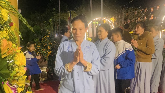 Commemorating enlightened achievement of Bodhisattva Siddhartha at Dong Cao pagoda