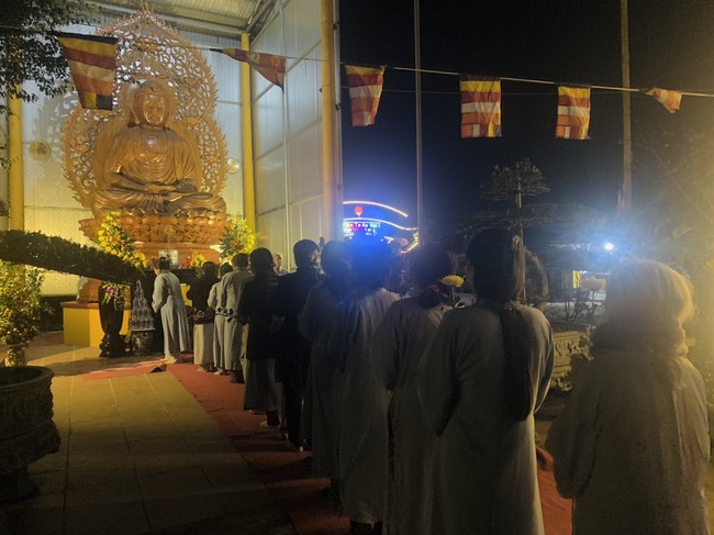 Commemorating enlightened achievement of Bodhisattva Siddhartha at Dong Cao pagoda