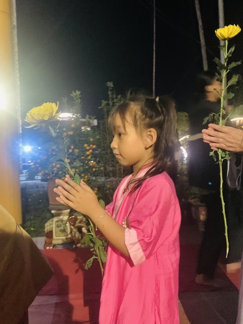 Commemorating enlightened achievement of Bodhisattva Siddhartha at Dong Cao pagoda