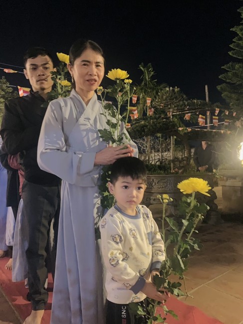 Commemorating enlightened achievement of Bodhisattva Siddhartha at Dong Cao pagoda