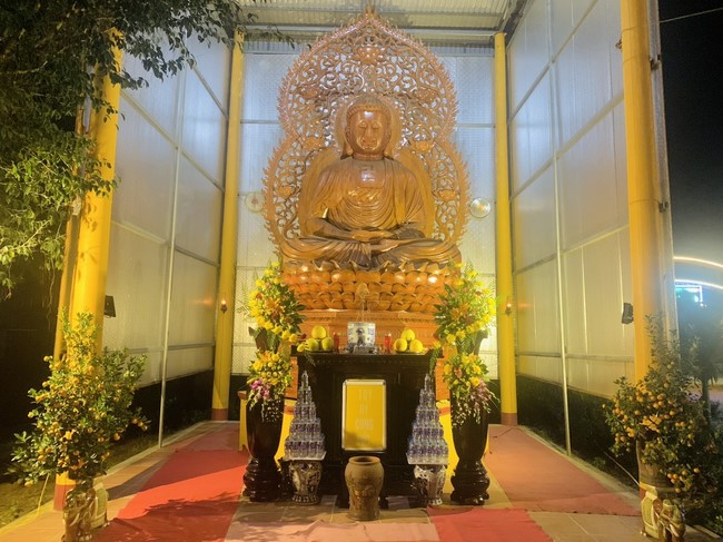 Commemorating enlightened achievement of Bodhisattva Siddhartha at Dong Cao pagoda
