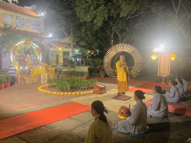 Commemorating enlightened achievement of Bodhisattva Siddhartha at Dong Cao pagoda