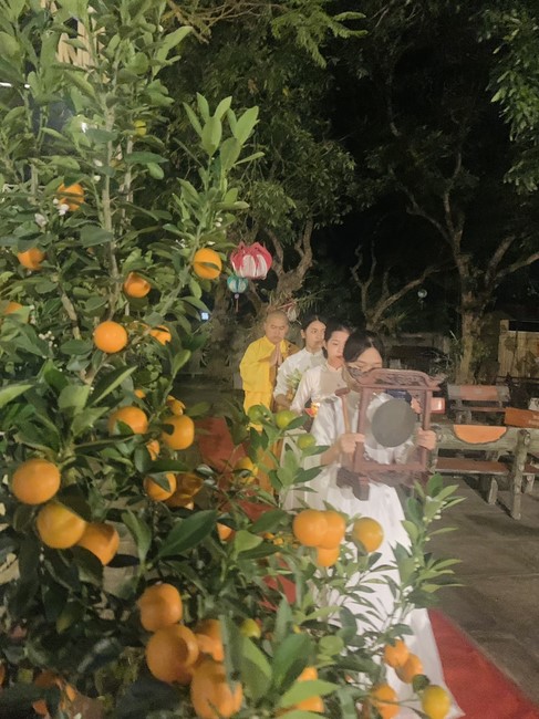 Commemorating enlightened achievement of Bodhisattva Siddhartha at Dong Cao pagoda