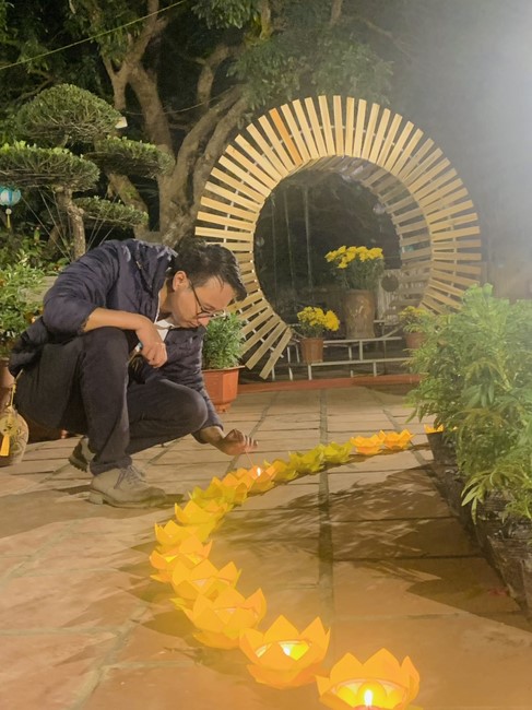 Commemorating enlightened achievement of Bodhisattva Siddhartha at Dong Cao pagoda