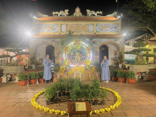 Commemorating enlightened achievement of Bodhisattva Siddhartha at Dong Cao pagoda