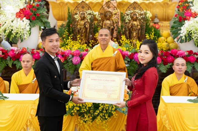 Wedding Ceremony at the pagoda