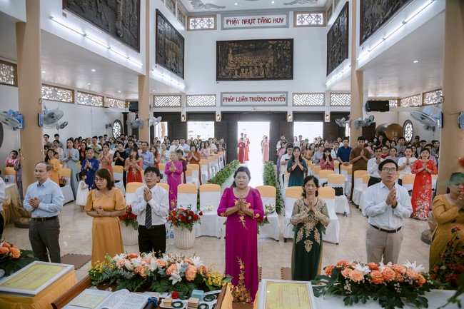 Wedding Ceremony at the pagoda