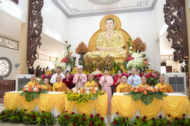 Wedding Ceremony at the pagoda