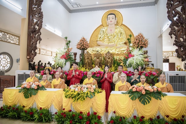 Wedding Ceremony at the pagoda