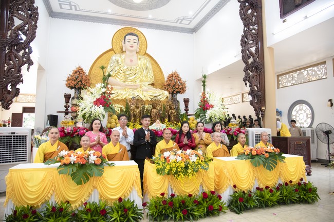 Wedding Ceremony at the pagoda