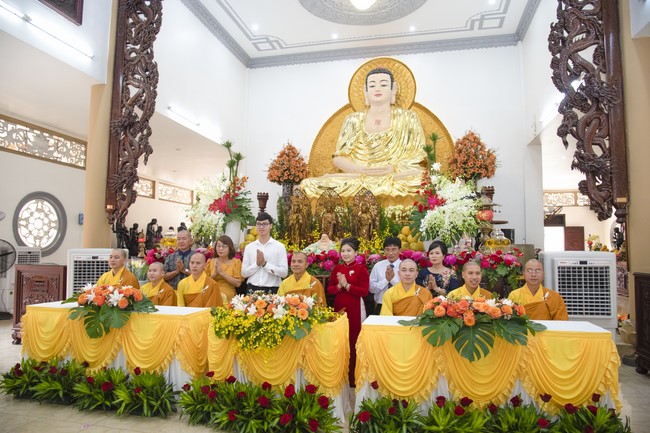 Wedding Ceremony at the pagoda