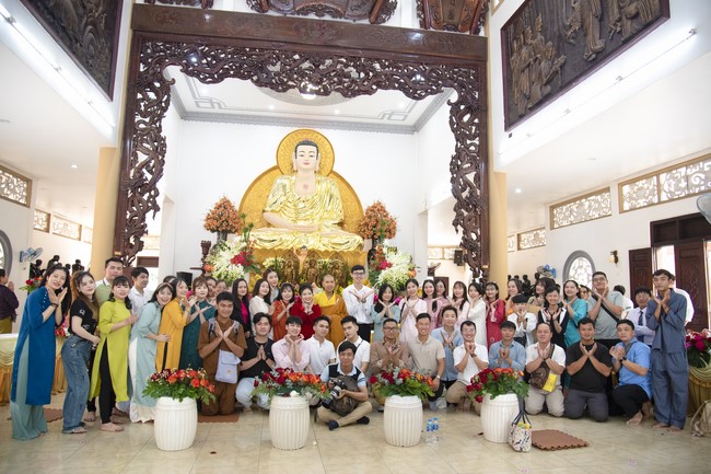 Wedding Ceremony at the pagoda