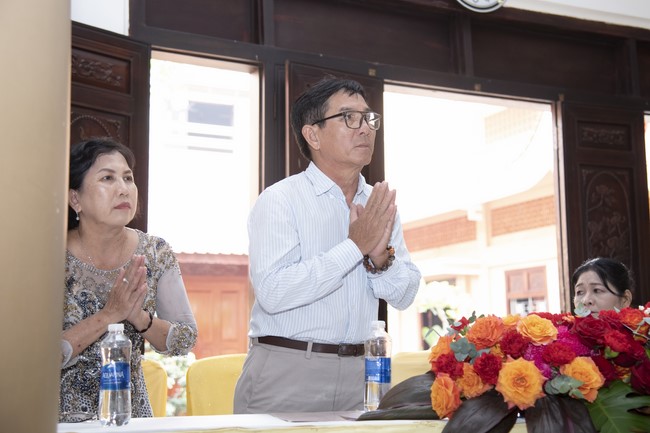 Wedding Ceremony at the pagoda