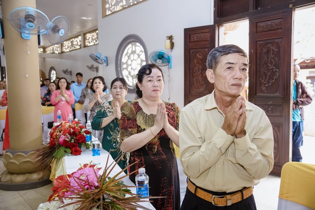 Wedding Ceremony at the pagoda