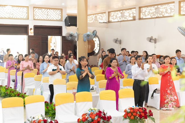 Wedding Ceremony at the pagoda