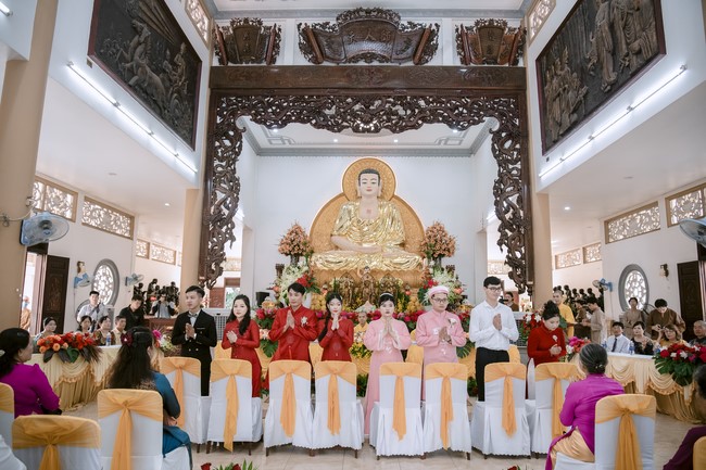 Wedding Ceremony at the pagoda
