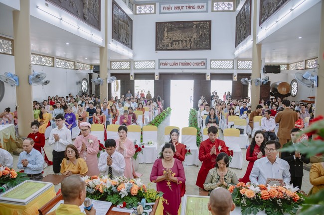 Wedding Ceremony at the pagoda
