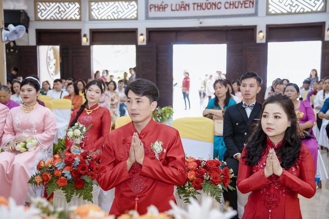 Wedding Ceremony at the pagoda