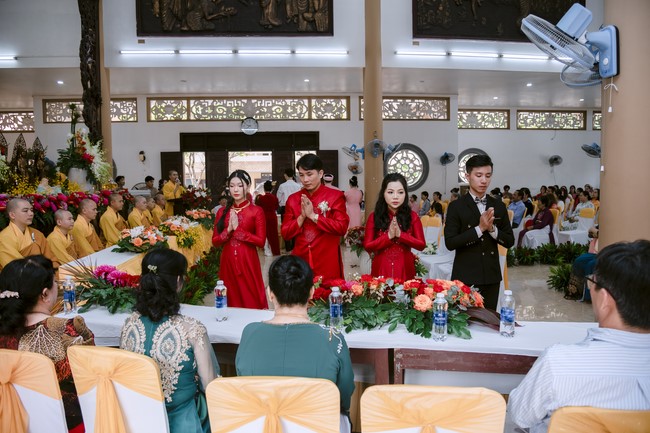 Wedding Ceremony at the pagoda
