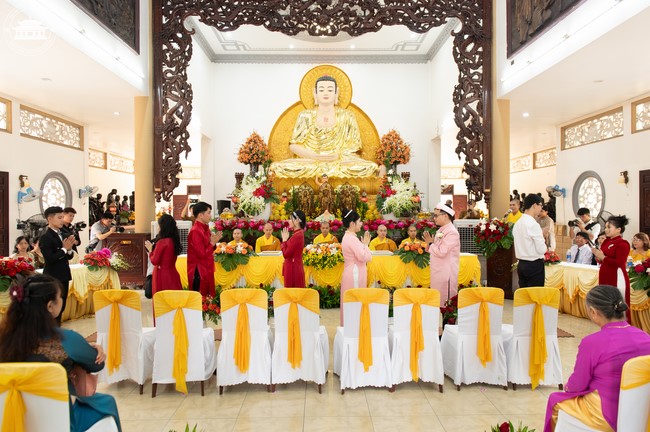Wedding Ceremony at the pagoda