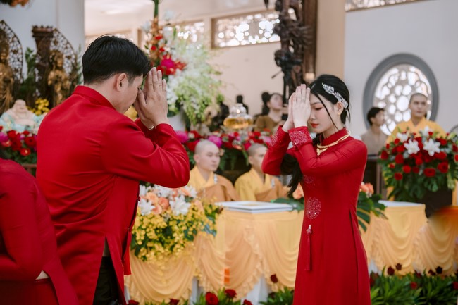 Wedding Ceremony at the pagoda