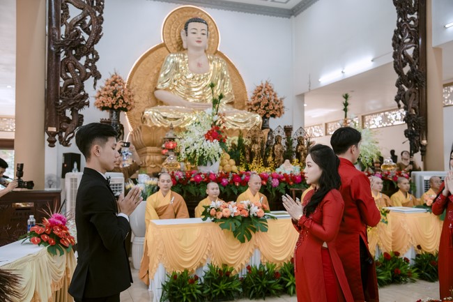 Wedding Ceremony at the pagoda