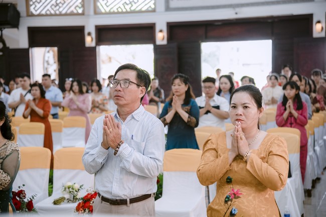 Wedding Ceremony at the pagoda