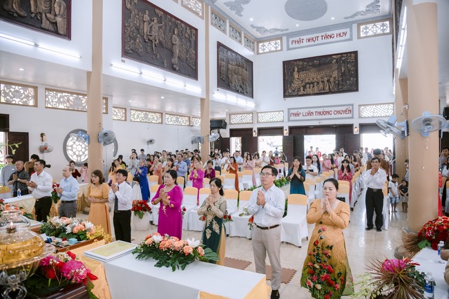 Wedding Ceremony at the pagoda