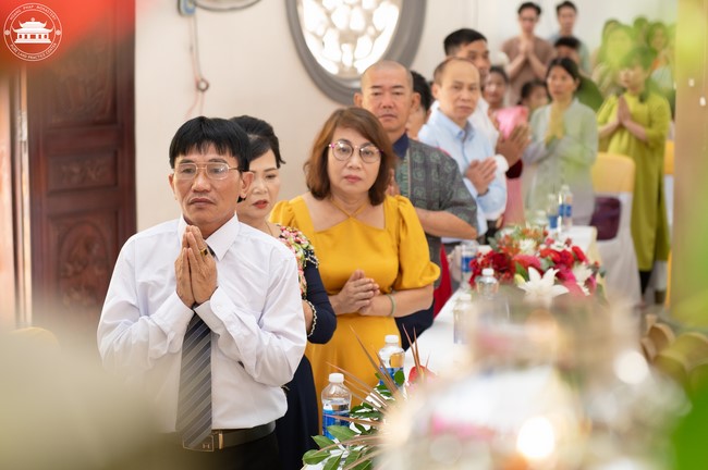 Wedding Ceremony at the pagoda