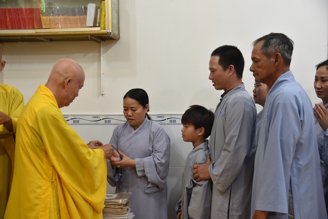 The 6th gratitude Ceremony and One-Day Practice at Minh Chat ashram in Can Tho