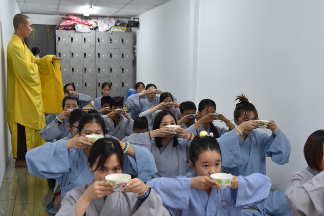 The 6th gratitude Ceremony and One-Day Practice at Minh Chat ashram in Can Tho