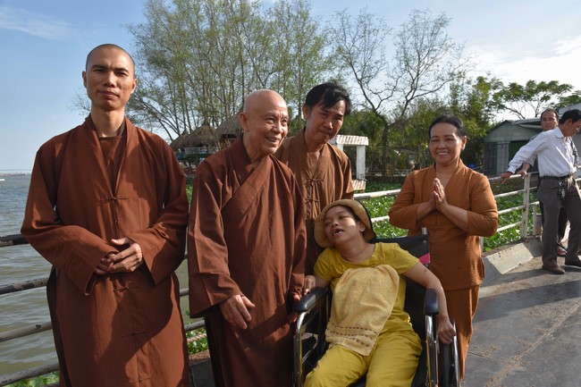 The 6th gratitude Ceremony and One-Day Practice at Minh Chat ashram in Can Tho