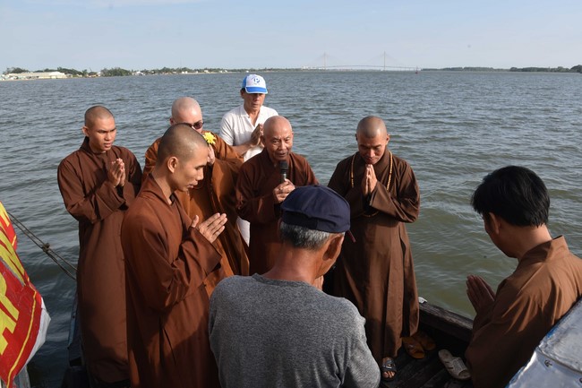 The 6th gratitude Ceremony and One-Day Practice at Minh Chat ashram in Can Tho