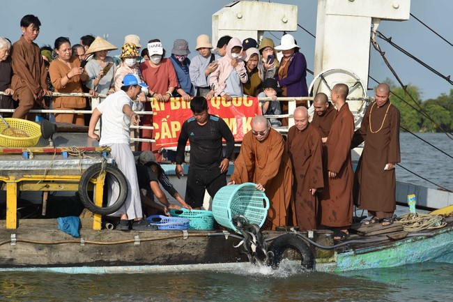 The 6th gratitude Ceremony and One-Day Practice at Minh Chat ashram in Can Tho