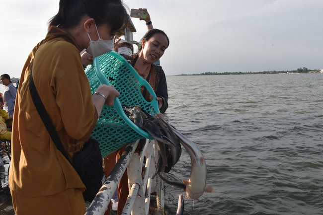 The 6th gratitude Ceremony and One-Day Practice at Minh Chat ashram in Can Tho