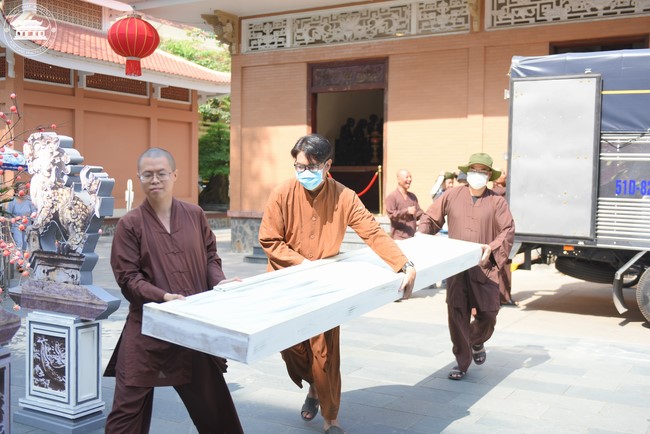 Công tác chuẩn bị đón xuân Giáp Thìn