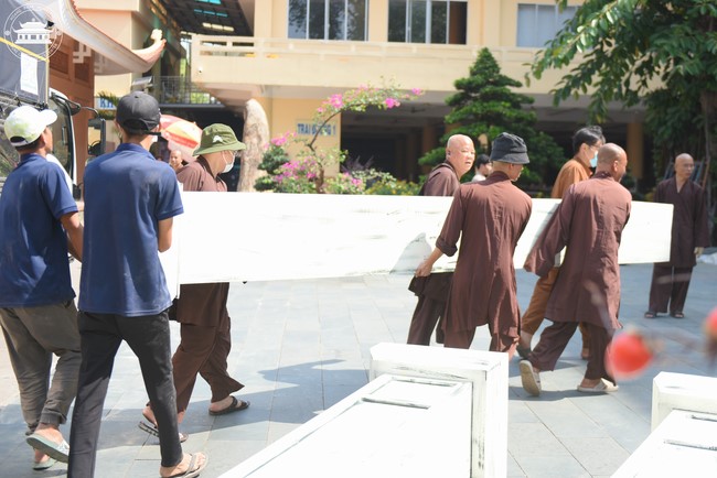 Công tác chuẩn bị đón xuân Giáp Thìn