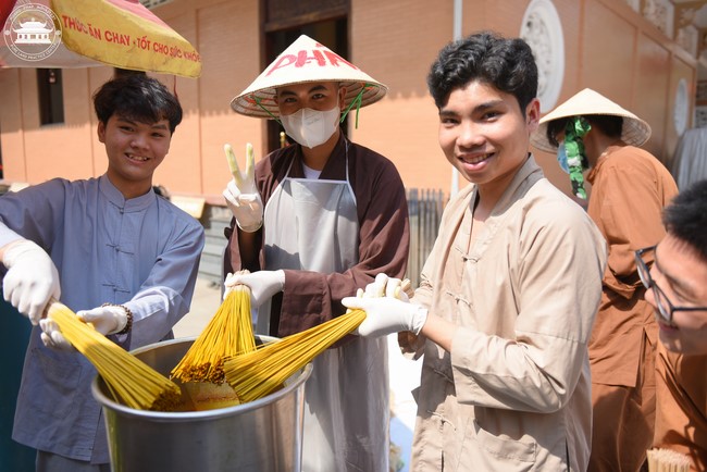 Công tác chuẩn bị đón xuân Giáp Thìn