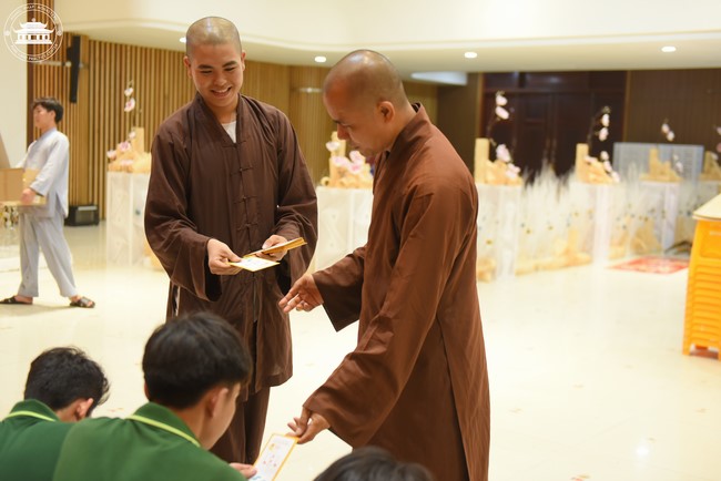 Công tác chuẩn bị đón xuân Giáp Thìn